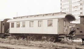 Wagon osobowy serii Bi na bocznicy w Warszawie, 1974.
Fot....